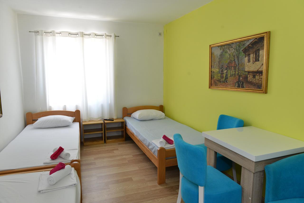 Rooms Ela Ela Prekodolce Eksteriør billede